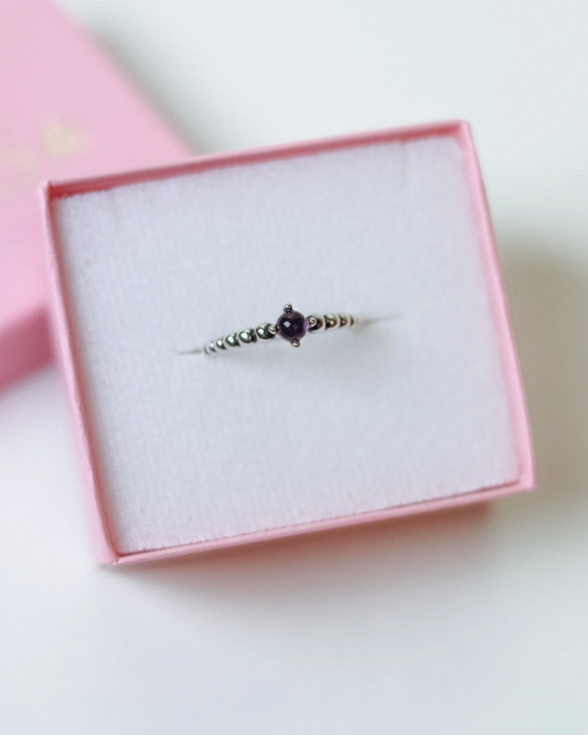Lisa / Month Ring / Febrero